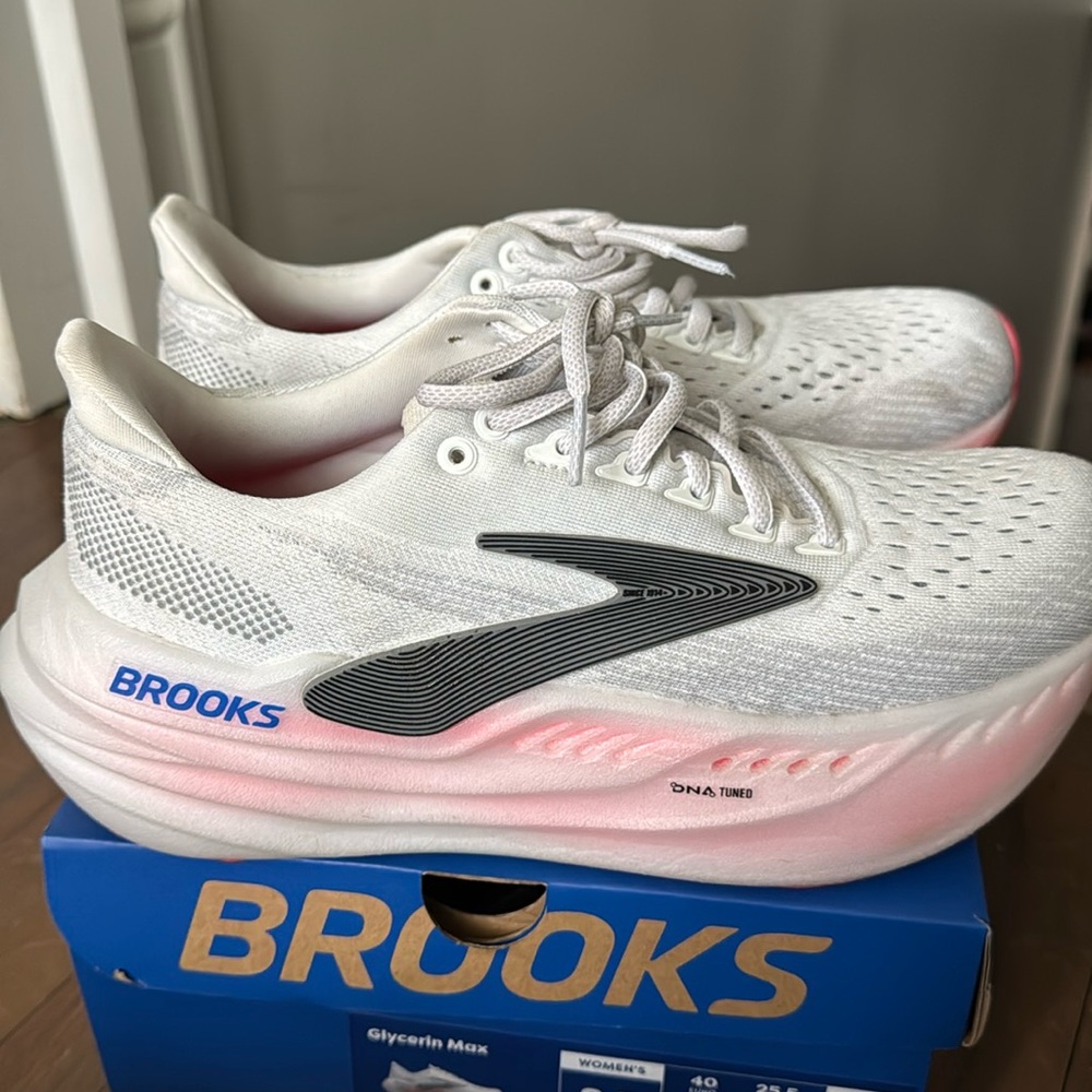 Brooks Glycerin Max Run & Walk Sneakers